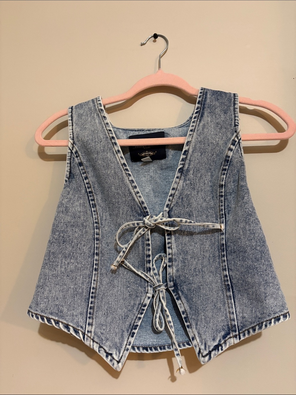 Acid Wash Denim Tie-Front Crop Vest - Light Blue